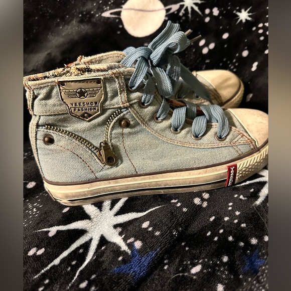 Yeeshow converse zipper high tops - Picture 1 of 10